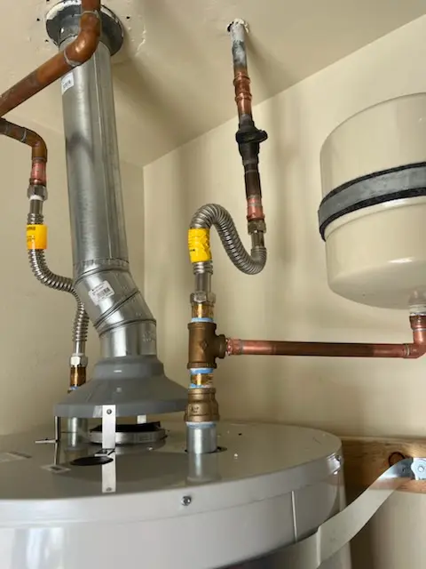 Water heater installation and plumbing repair in East Dundee